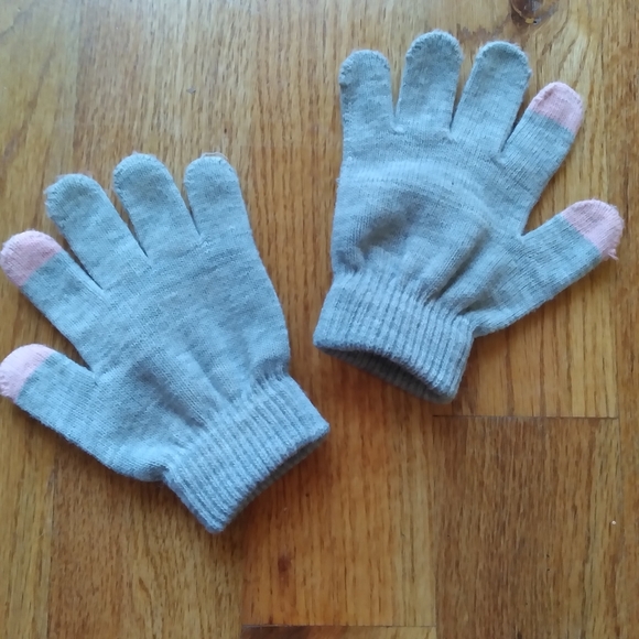 Girls DKNY Metallic Hat Glove Set Grey Knit Pompom Touchscreen Tech Touch Tips - Picture 10 of 16